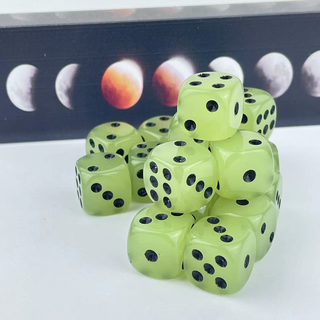 Board Game Yahtzee - 6面の暗闇の中でのサイコロ,14mm,テーブルボードゲーム用,dnd,mtg, tienzi, farkle, yahtzee,Bunco,10パック